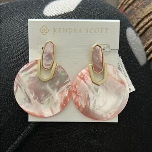 Kendra Scott pink mother of pearl earrings